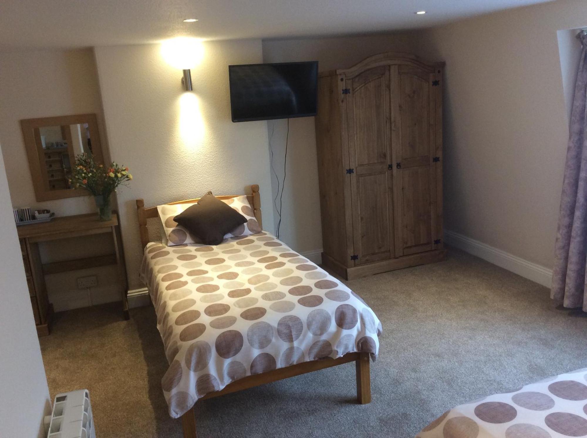The Queens Inn Saint Martin Room photo