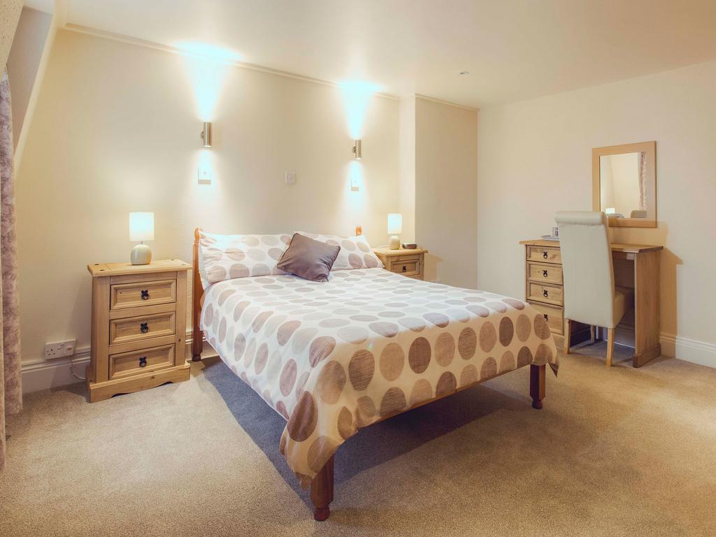 The Queens Inn Saint Martin Room photo