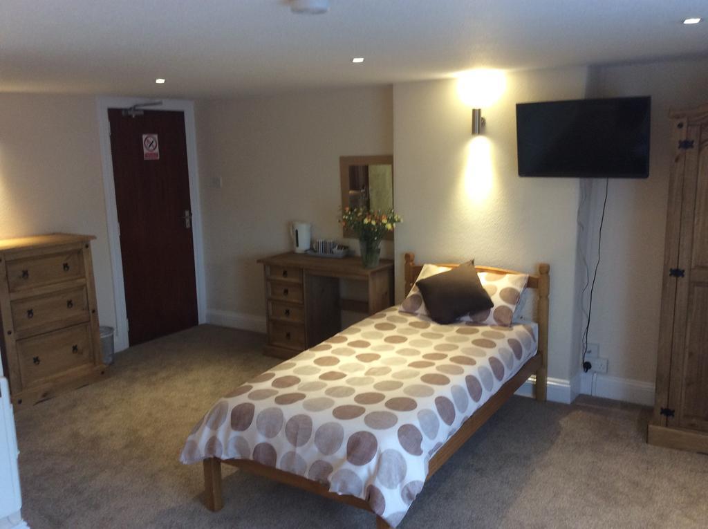 The Queens Inn Saint Martin Room photo